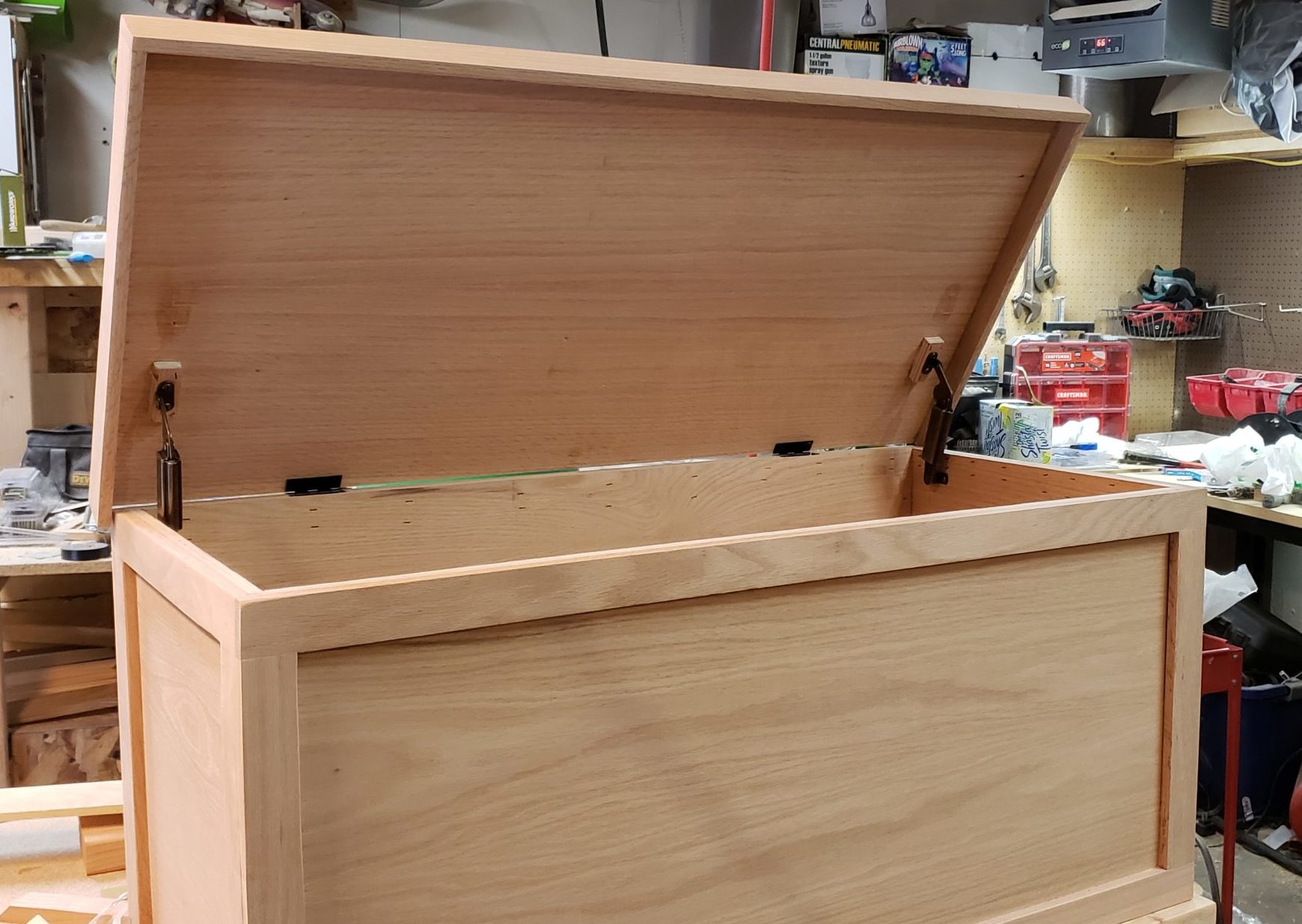 Red Oak Blanket Trunk