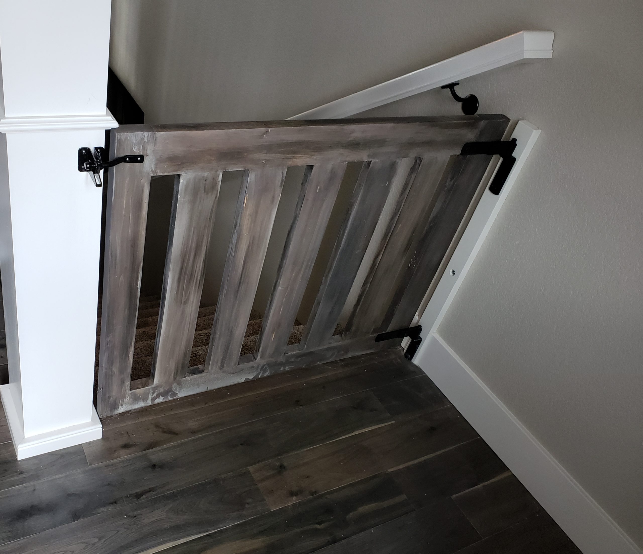 DIY Stair Gates – Baby Gate – Dog Gate